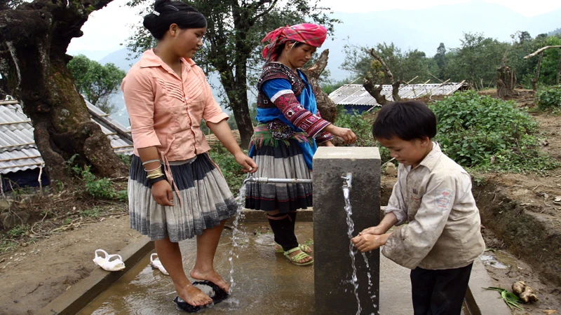 Đưa nước sinh hoạt về vùng cao Lai Châu